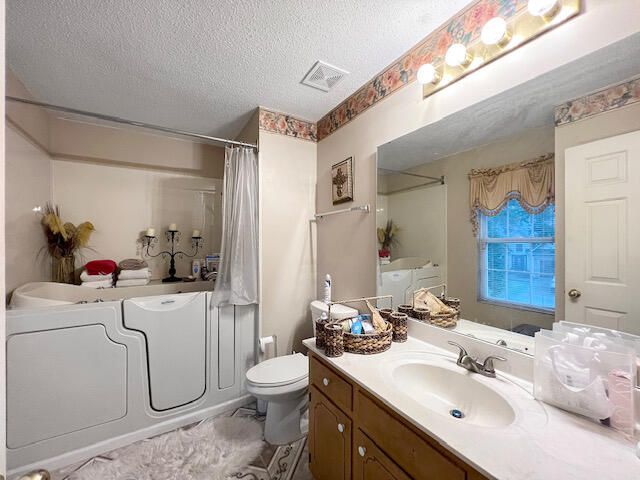 2295 E Tulane Rd, North Charleston, SC 29406