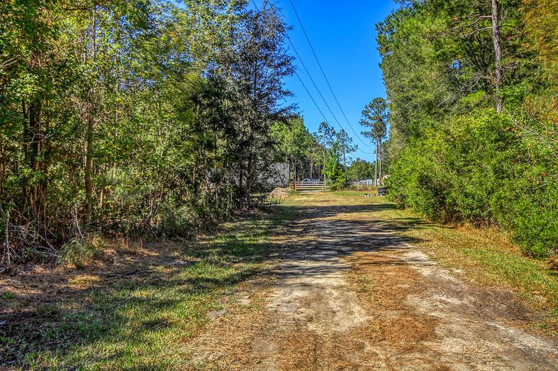 1103 Old Wiggins Rd, Holly Hill, SC 29059