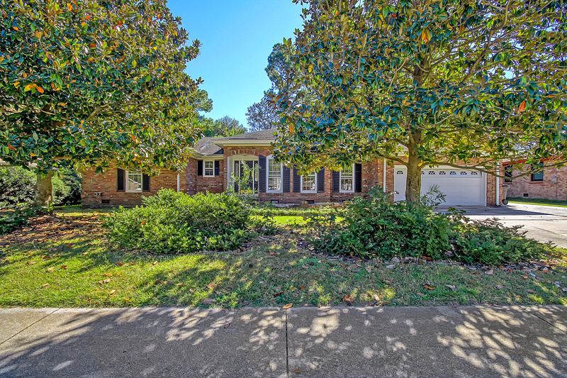 8621 Delhi Rd, North Charleston, SC 29406