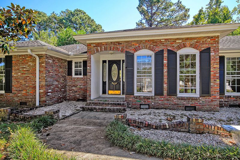 8621 Delhi Rd, North Charleston, SC 29406
