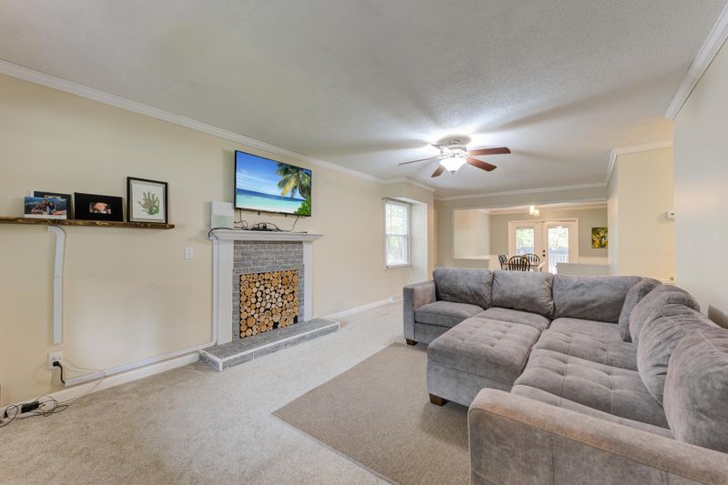 132 Pemberton Rd, Summerville, SC 29483