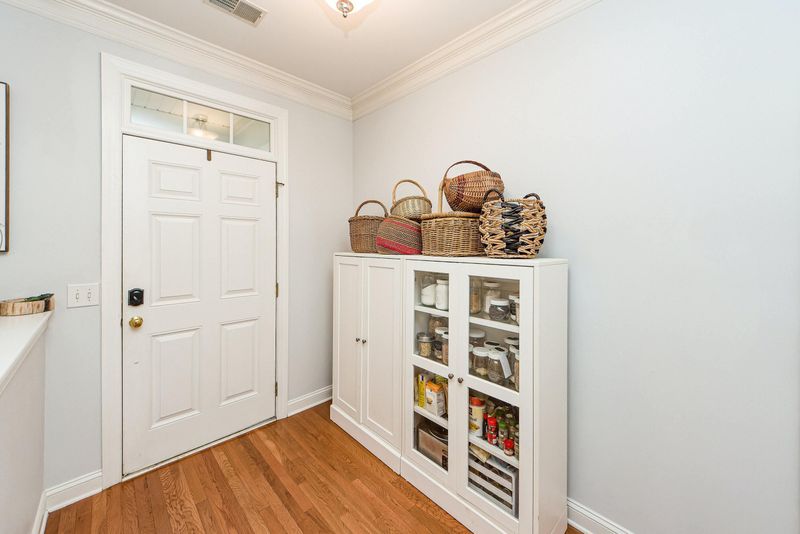 1896 Pierce St, Charleston, SC 29492