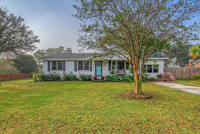 703 Windward Rd, Charleston, SC 29412