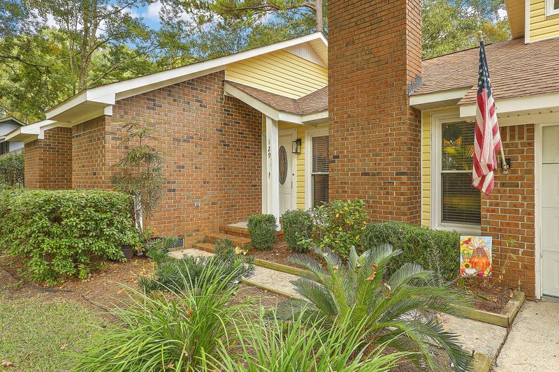 129 Southwold Cir, Goose Creek, SC 29445
