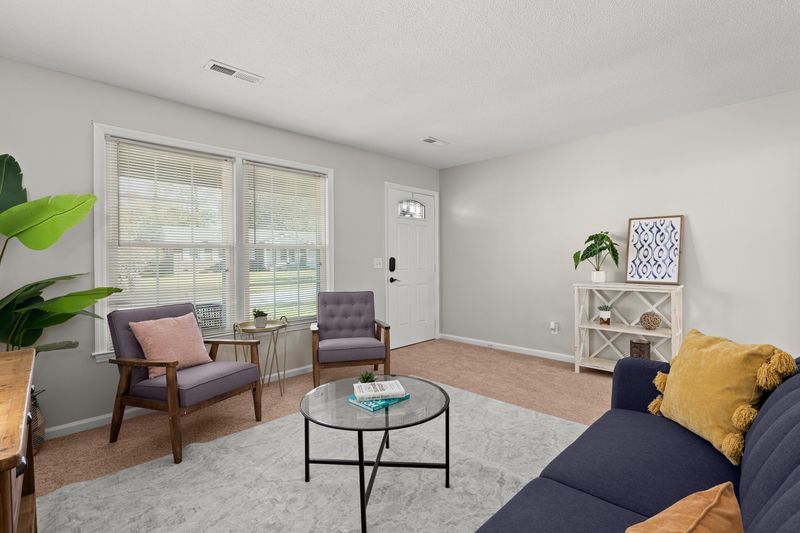121 Hartford Dr, Ladson, SC 29456