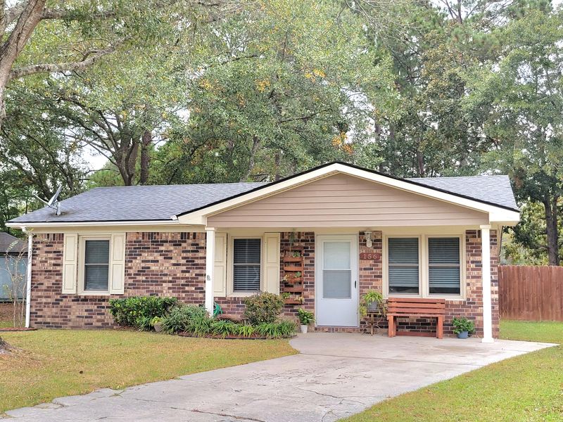 156 Red Cedar Dr, Goose Creek, SC 29445
