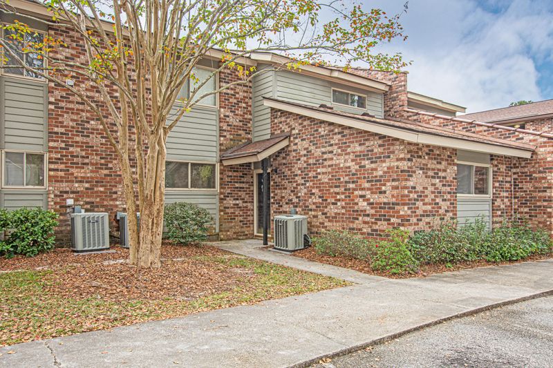 708 Andrea Ln, Hanahan, SC 29410