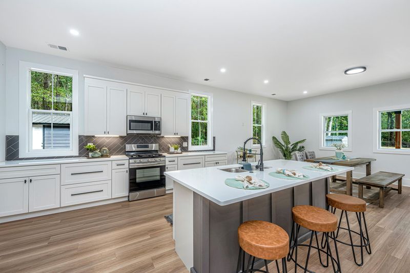 345 Dunmeyer Hill Rd, Ladson, SC 29485