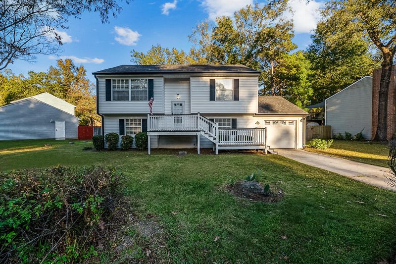 89 Peppertree Ln, North Charleston, SC 29420