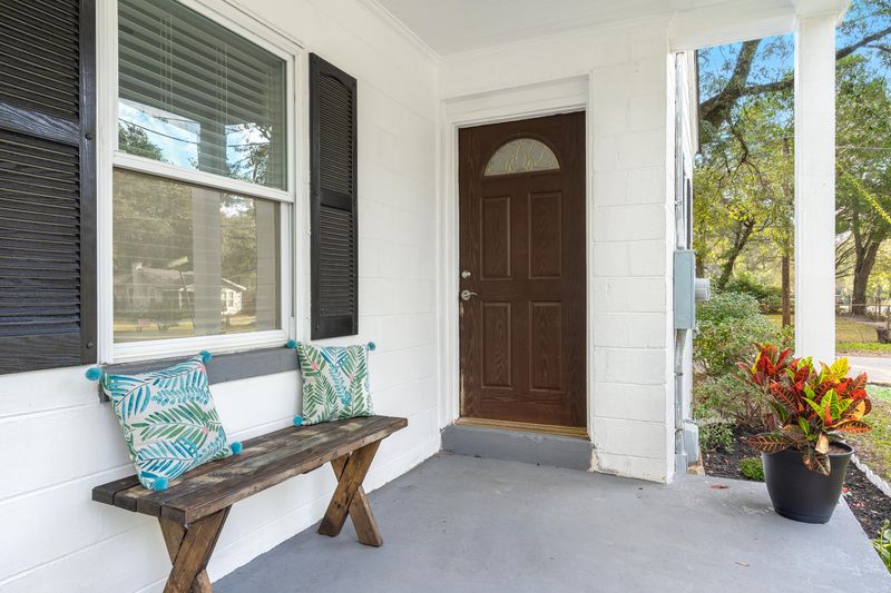 1113 Berkeley St, Hanahan, SC 29410