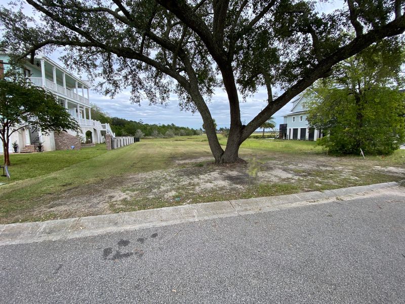 3089 S Shore Dr, Charleston, SC 29407