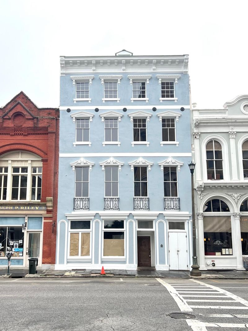 15 Broad St, Charleston, SC 29401