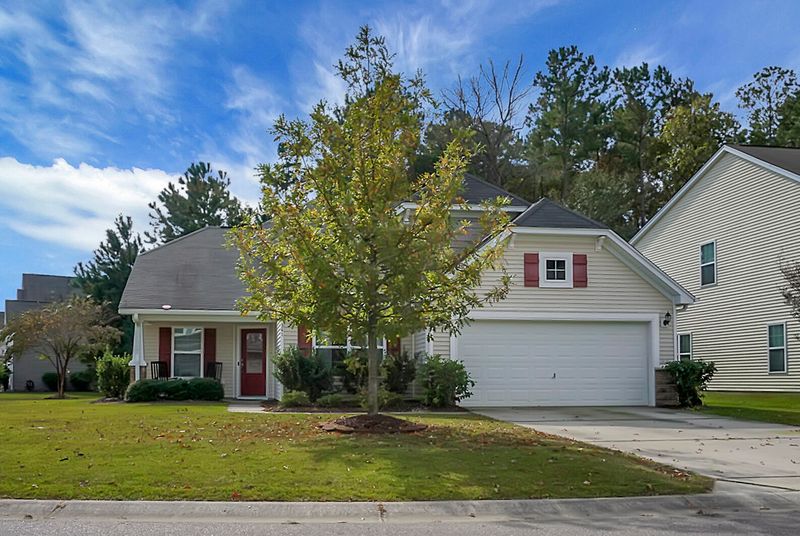 341 Drayton Place Dr, Moncks Corner, SC 29461