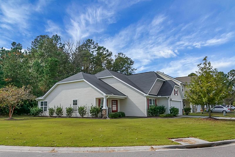 341 Drayton Place Dr, Moncks Corner, SC 29461
