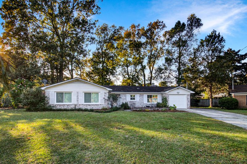 2331 W Palmer Dr, Charleston, SC 29414