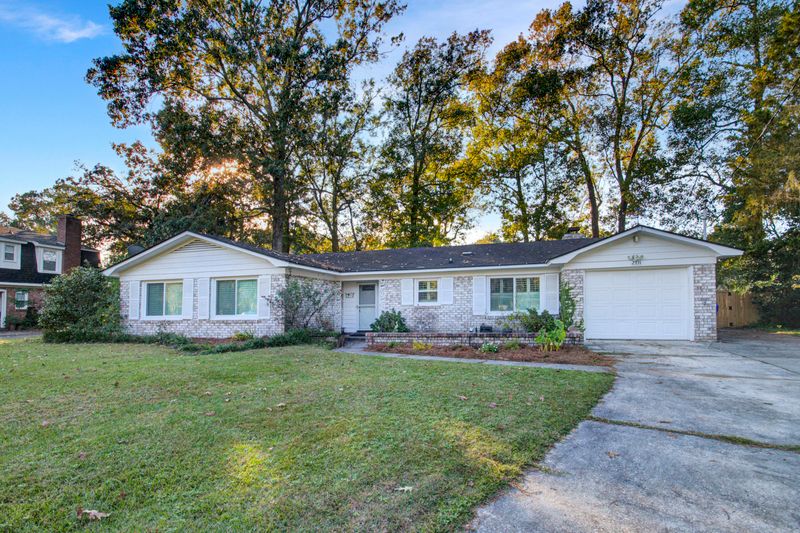 2331 W Palmer Dr, Charleston, SC 29414