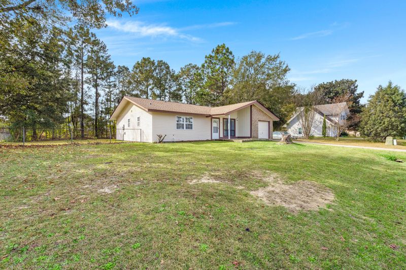 305 Mountain Pine Rd, Moncks Corner, SC 29461