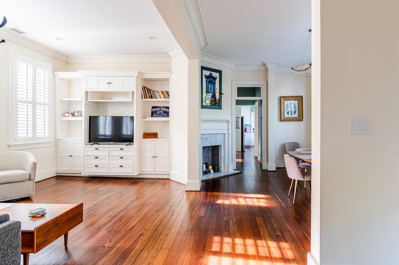 132 Queen St #A, Charleston, SC 29401