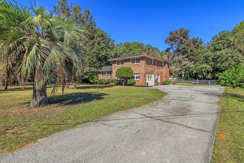 1248 Robin Rd, Mount Pleasant, SC 29464