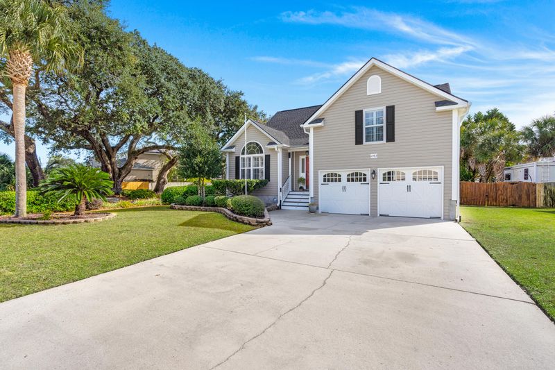 1583 Ocean Neighbors Blvd, Charleston, SC 29412