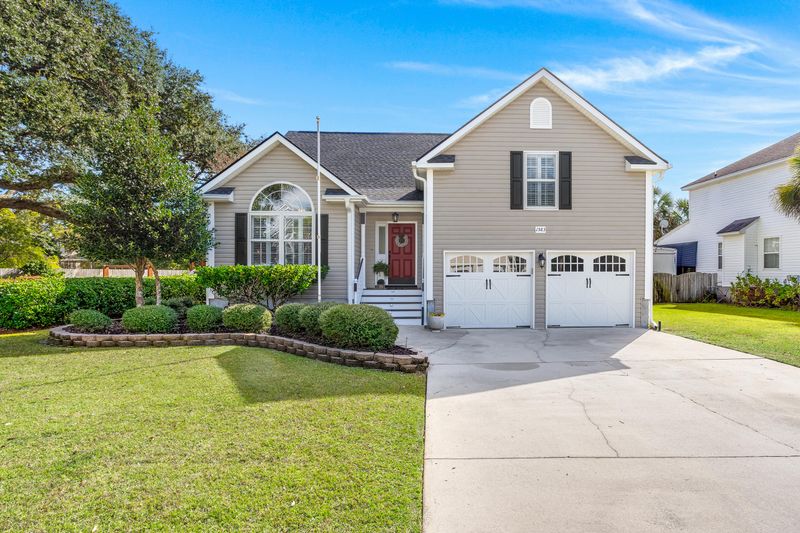 1583 Ocean Neighbors Blvd, Charleston, SC 29412