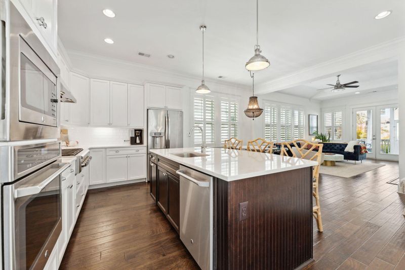 1904 Village Crossing Dr, Daniel Island, SC 29492