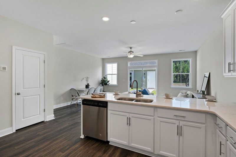 358 Green Fern Dr, Summerville, SC 29483