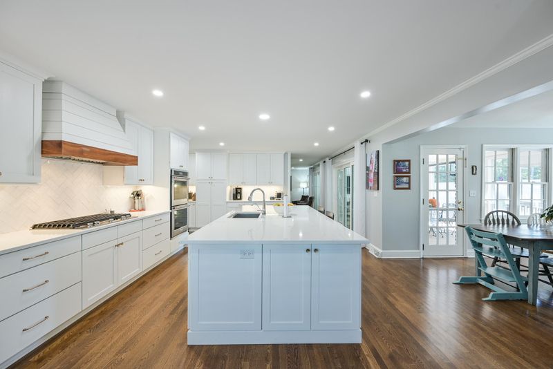 27 Farmfield Ave, Charleston, SC 29407