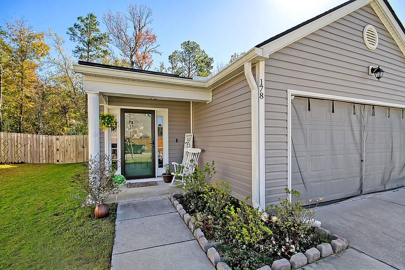 178 Brittondale Rd, Summerville, SC 29485
