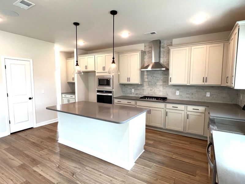 605 Cavour Ct, Summerville, SC 29486