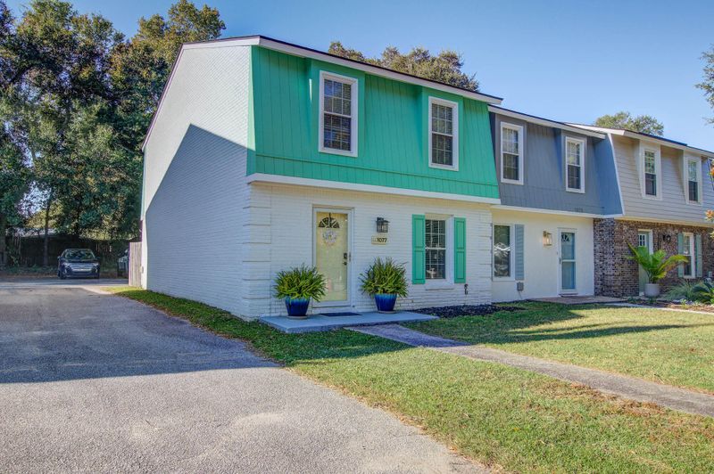 1077 S Shadow Dr, Mount Pleasant, SC 29464