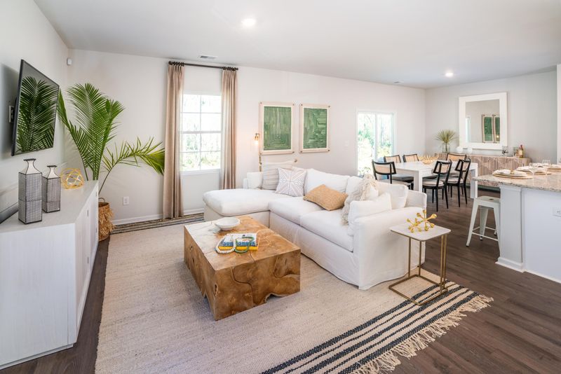 504 Yellow Leaf Ln, Summerville, SC 29486