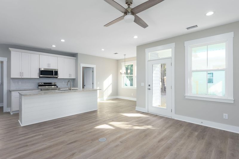 1653 Sumner Ave, North Charleston, SC 29406