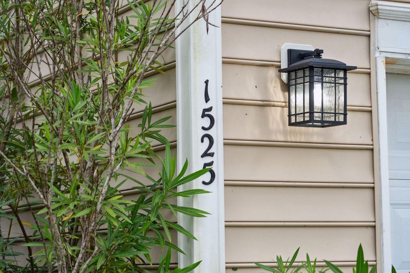 1525 Ashley Garden Blvd, Charleston, SC 29414