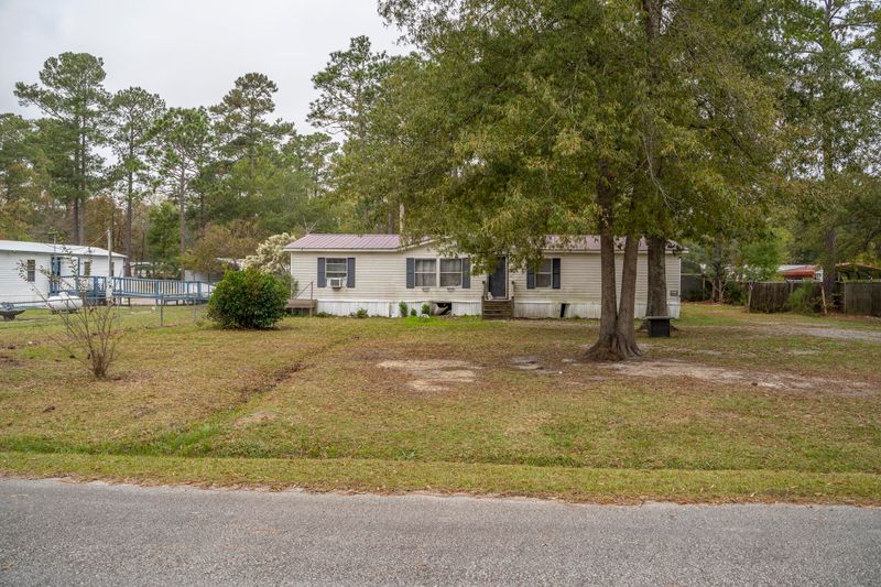 250 Cady Dr, Summerville, SC 29483