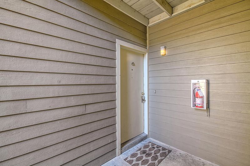 2320 Treescape Dr #1, Charleston, SC 29414