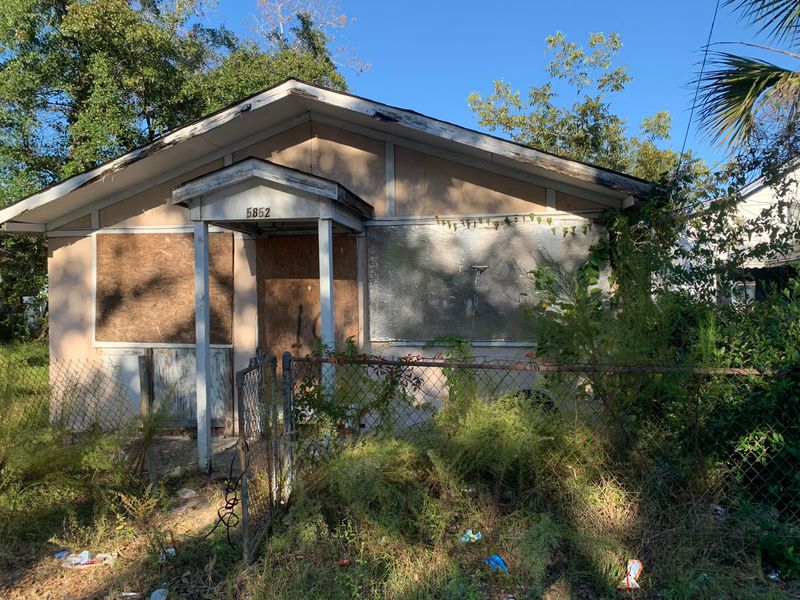 5852 Longleaf Ave, North Charleston, SC 29406