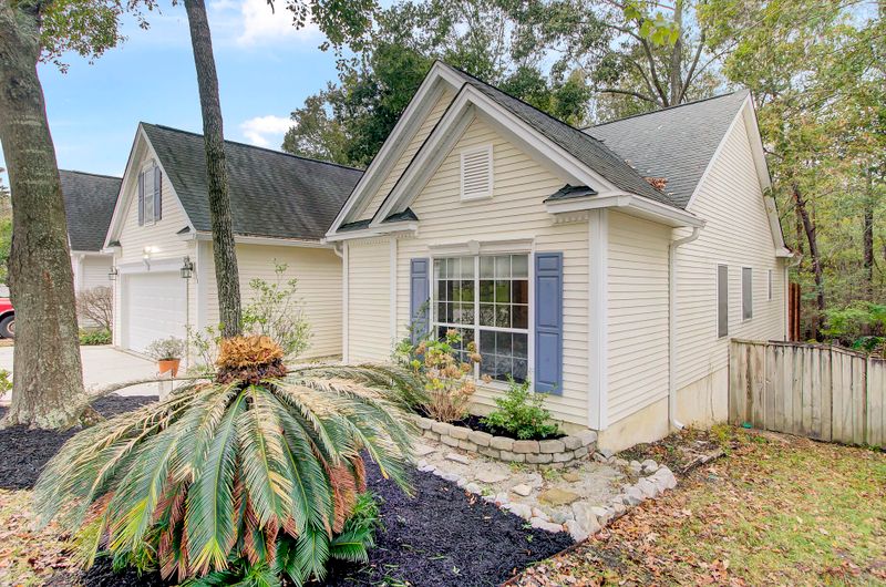 123 Stonehurst Dr, Goose Creek, SC 29445
