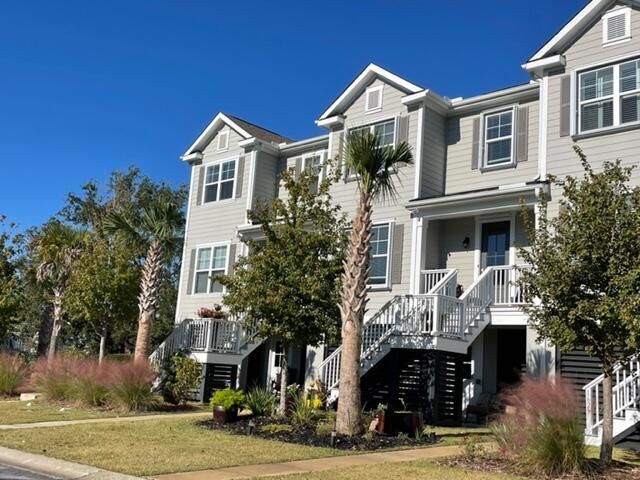 1629 Prince Edward St, Mount Pleasant, SC 29466