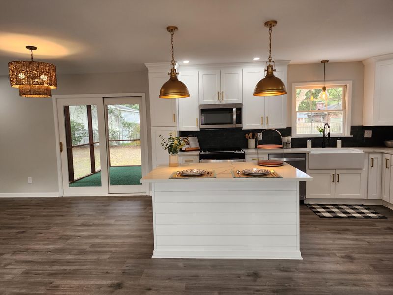4742 Yardley Dr, North Charleston, SC 29405