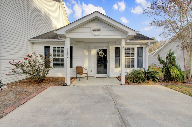 7842 Park Gate Dr, North Charleston, SC 29418