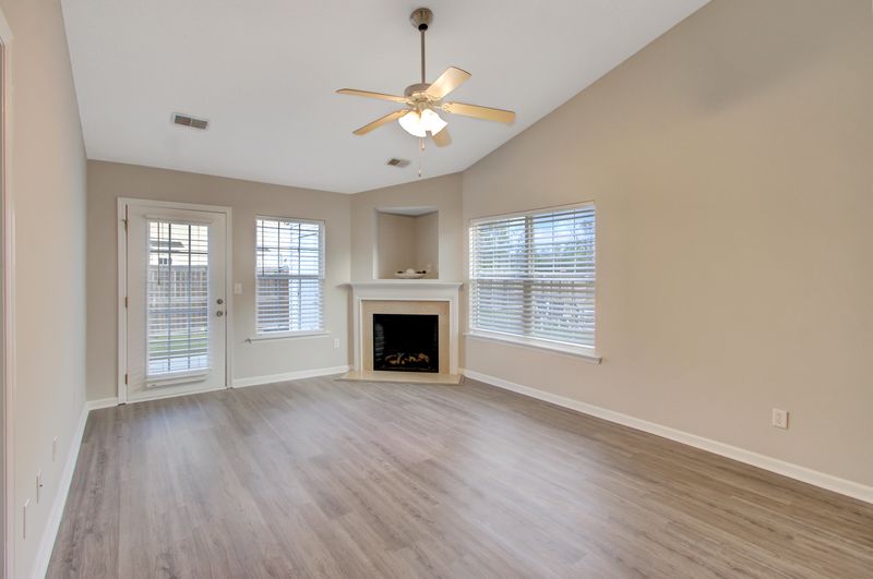 7842 Park Gate Dr, North Charleston, SC 29418