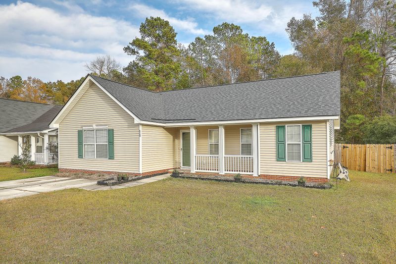 419 Ashburton Dr, Goose Creek, SC 29445