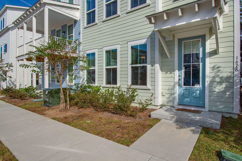 1676 Indy Dr, North Charleston, SC 29405