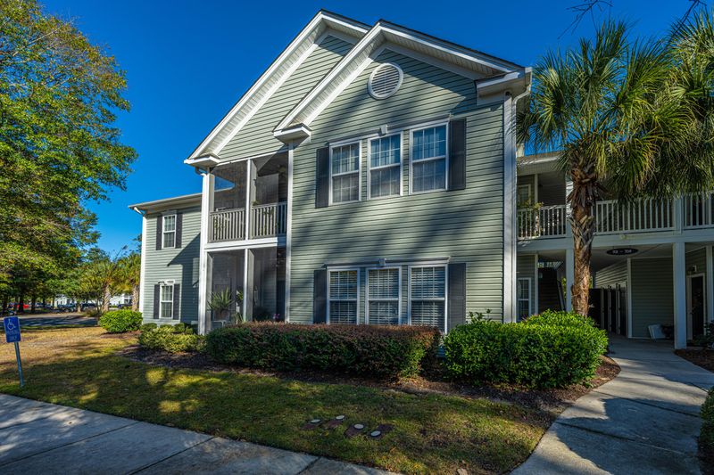 702 E Marymount Ln, Charleston, SC 29414
