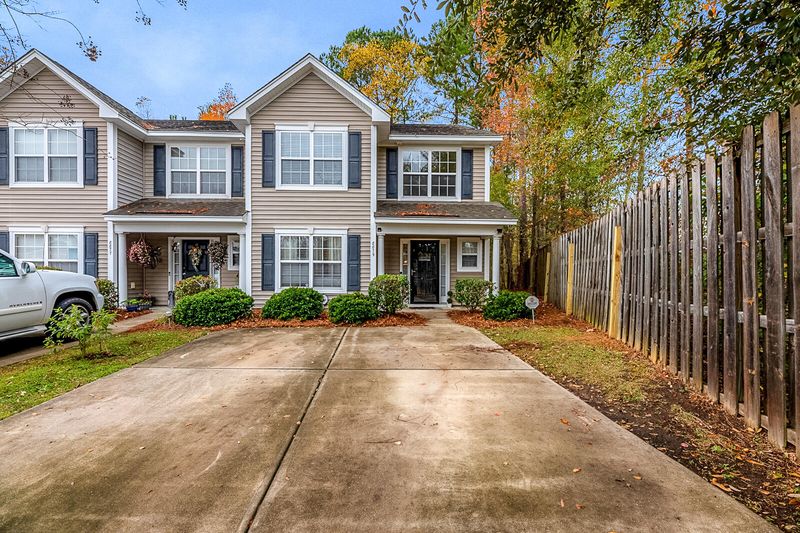 8879 Jenny Lind St, North Charleston, SC 29406
