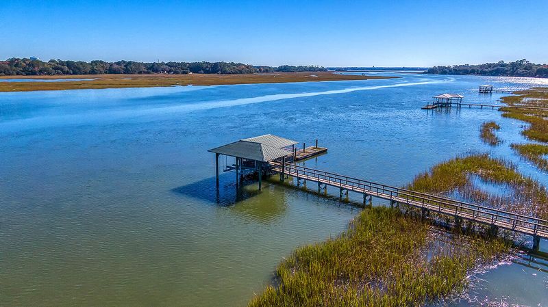 6111 Drop Anchor Ln, Wadmalaw Island, SC 29487