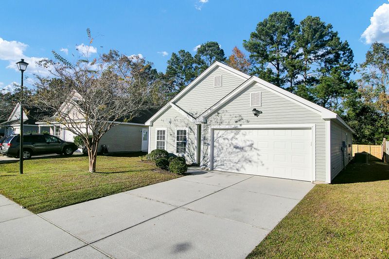 204 Wildberry Ln, Goose Creek, SC 29445