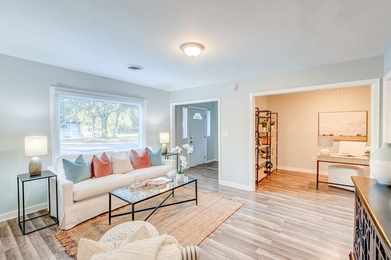 5741 Edison Ave, Hanahan, SC 29410
