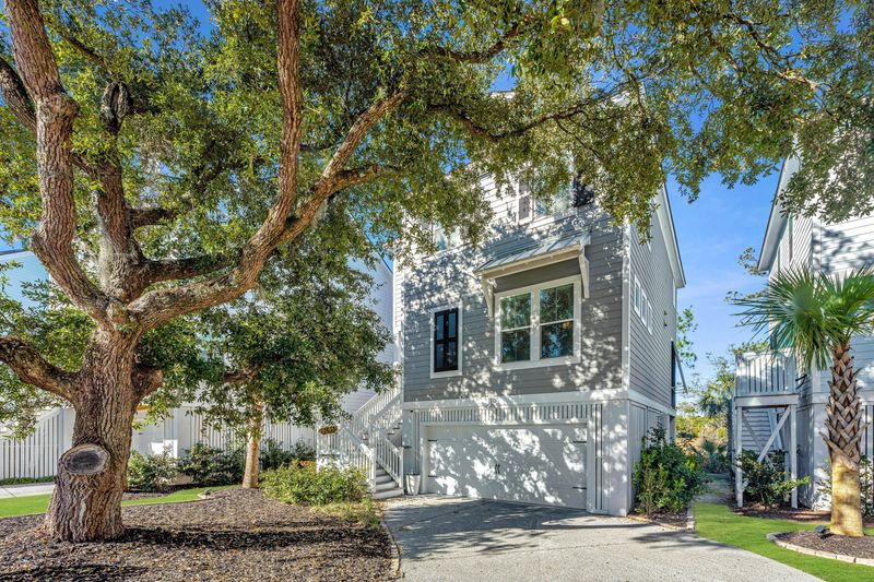 782 Forrest Dr, Charleston, SC 29492